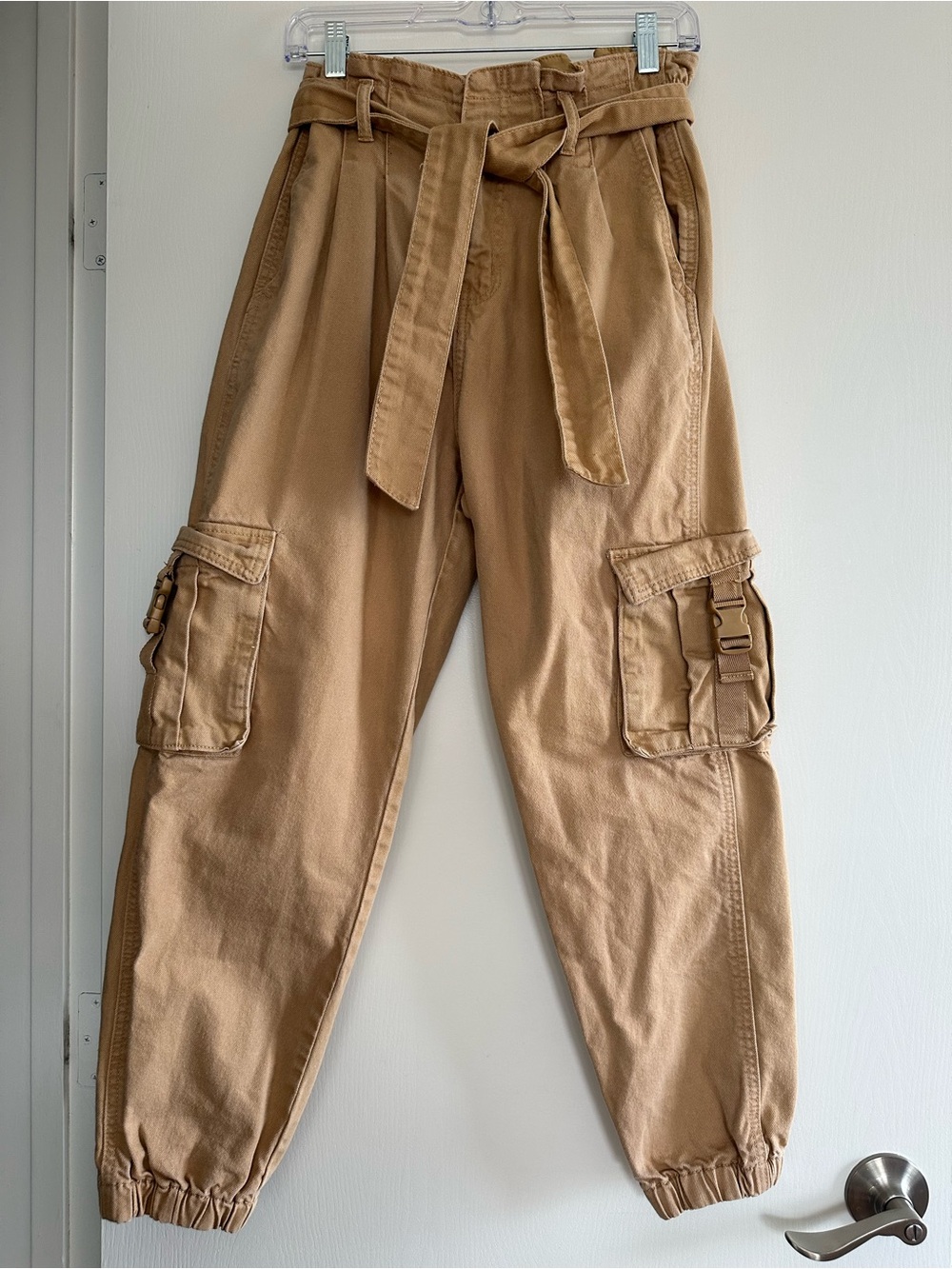 Forever 21 Tan Paperbag Waist Women’s Cargo Jogger Pants - Belted